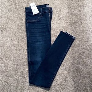 ABERCROMBIE skinny jeans - Long :)